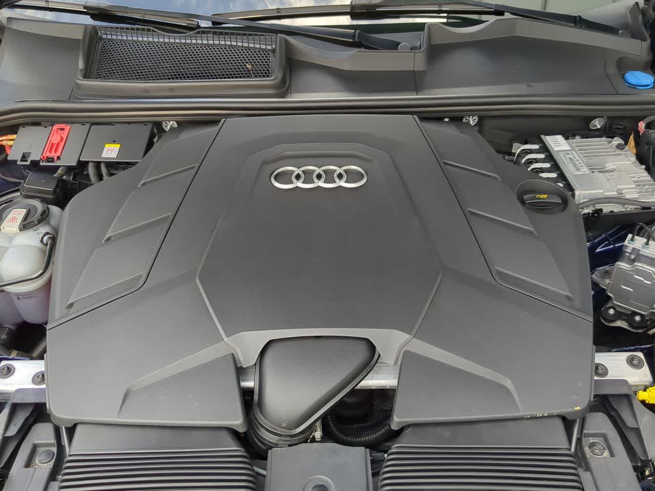 Thumbnail: 2022 Audi Q8 - 13