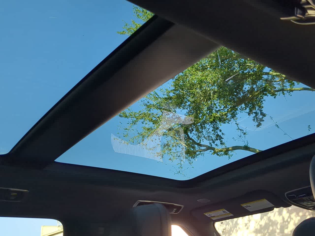 Thumbnail: 2023 Land Rover Range Rover Sport - 22