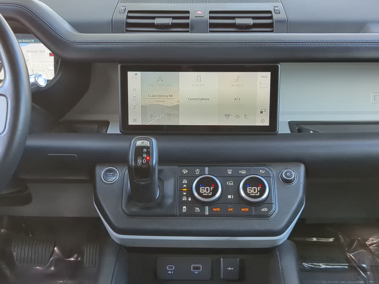 Thumbnail: 2020 Land Rover Defender - 30