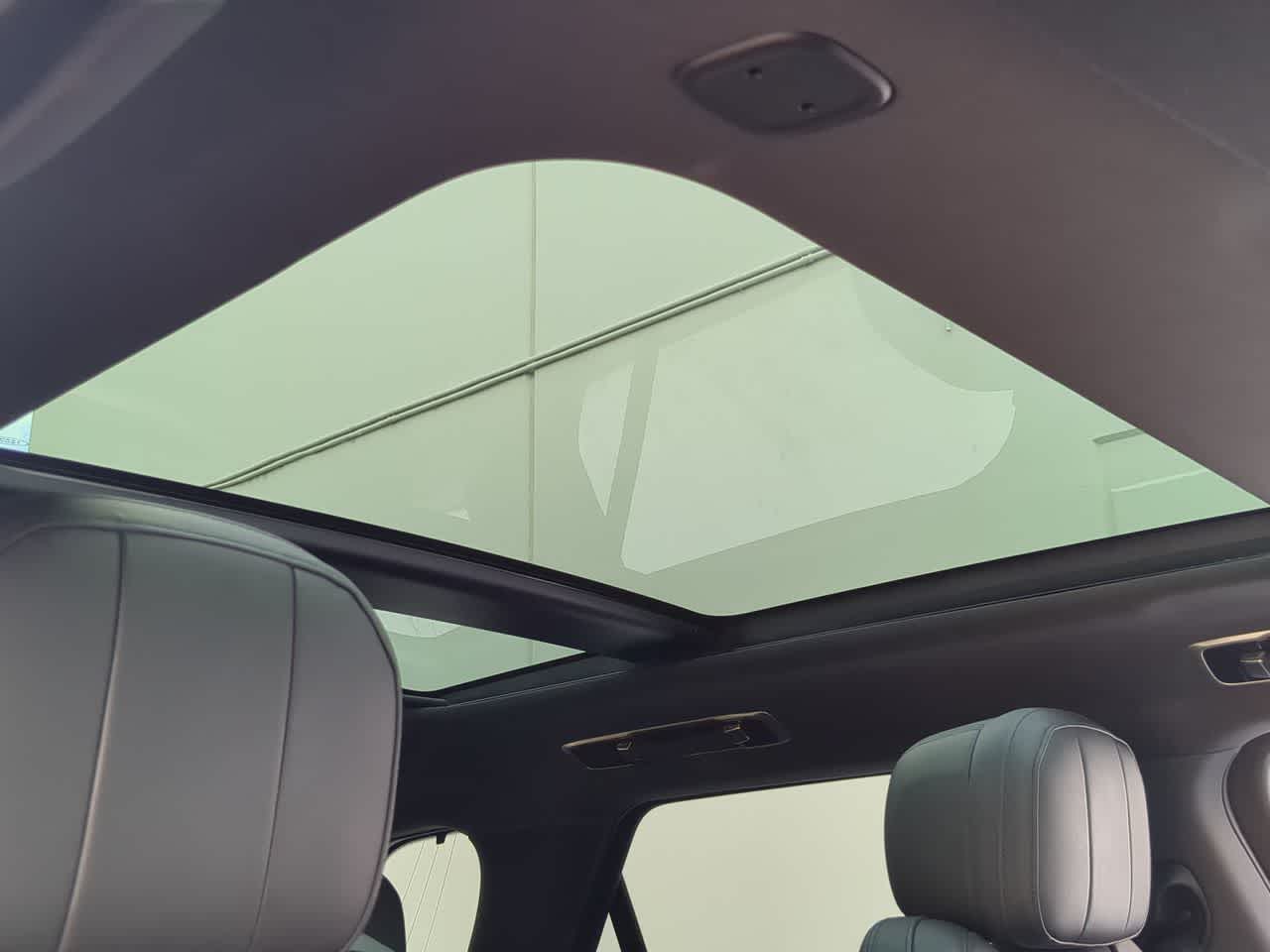 Thumbnail: 2025 Land Rover Range Rover Sport - 20