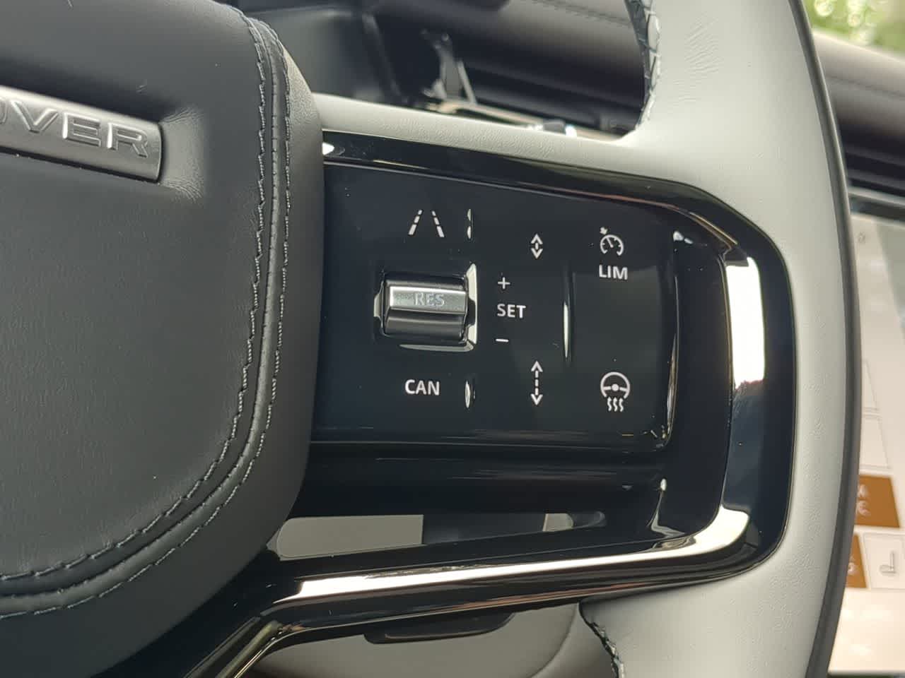 Thumbnail: 2026 Land Rover Range Rover Velar - 26