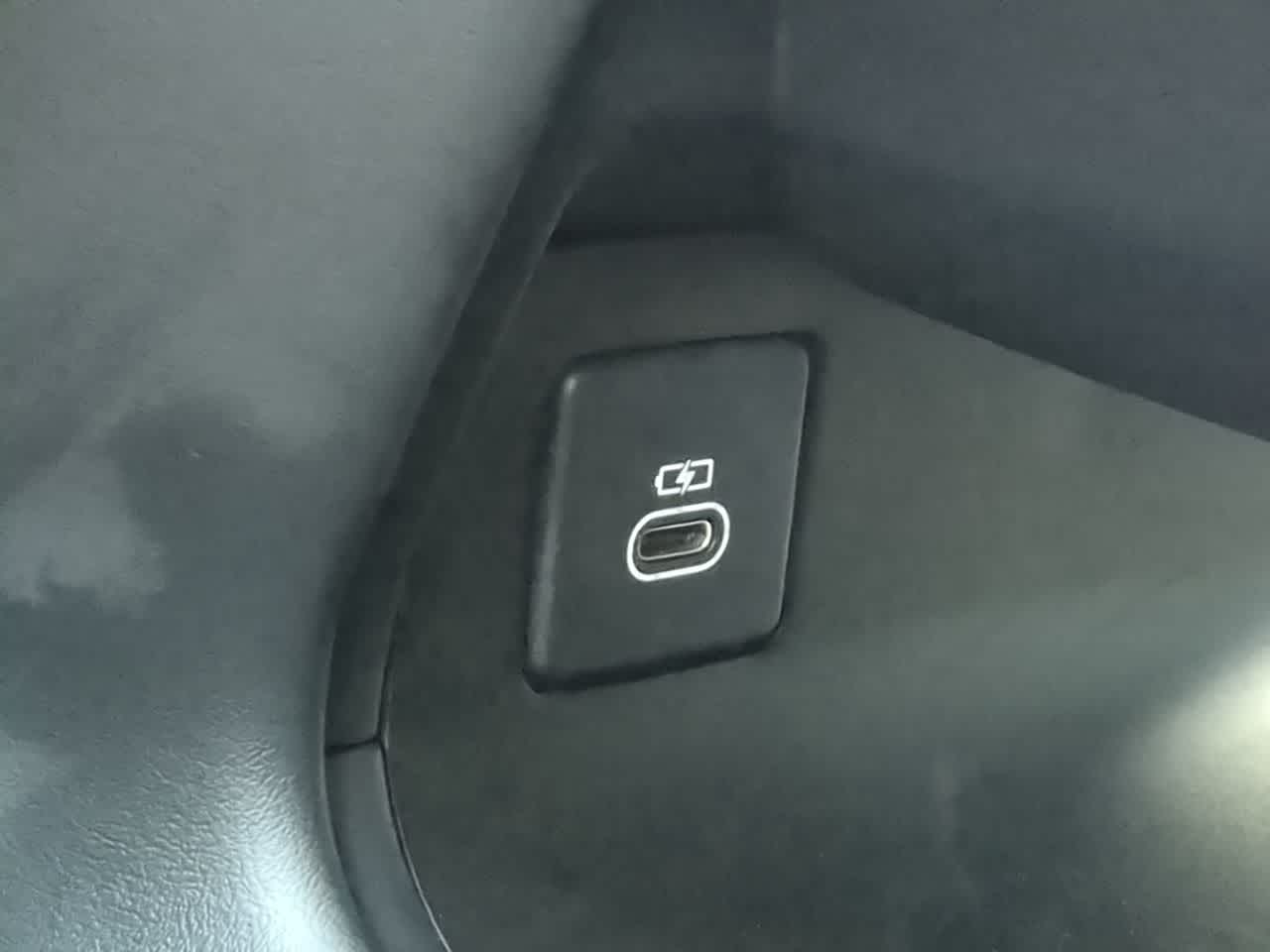 Thumbnail: 2025 Land Rover Range Rover Sport - 34