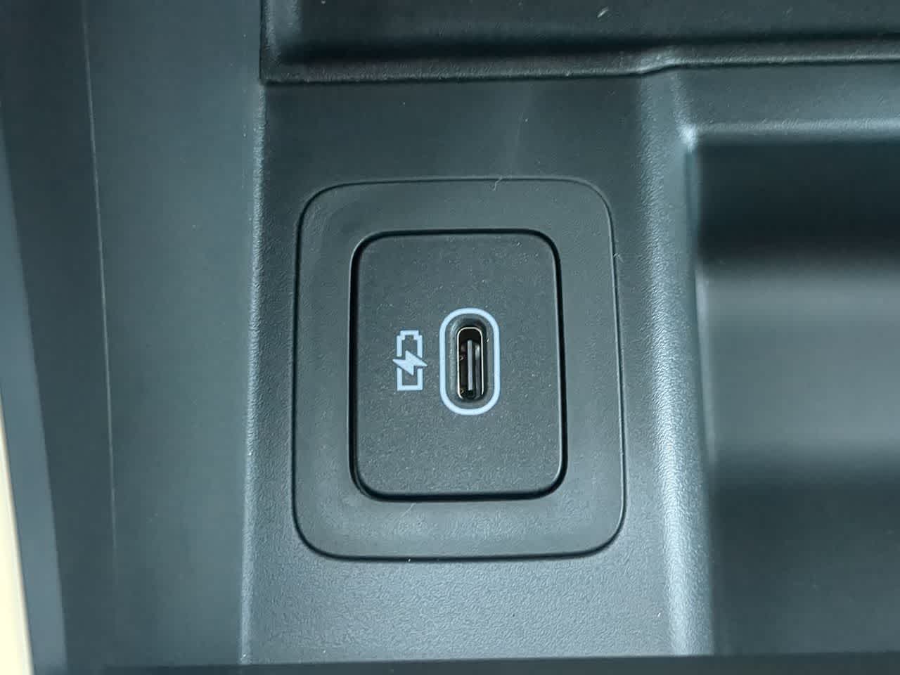 Thumbnail: 2026 Land Rover Range Rover Velar - 34