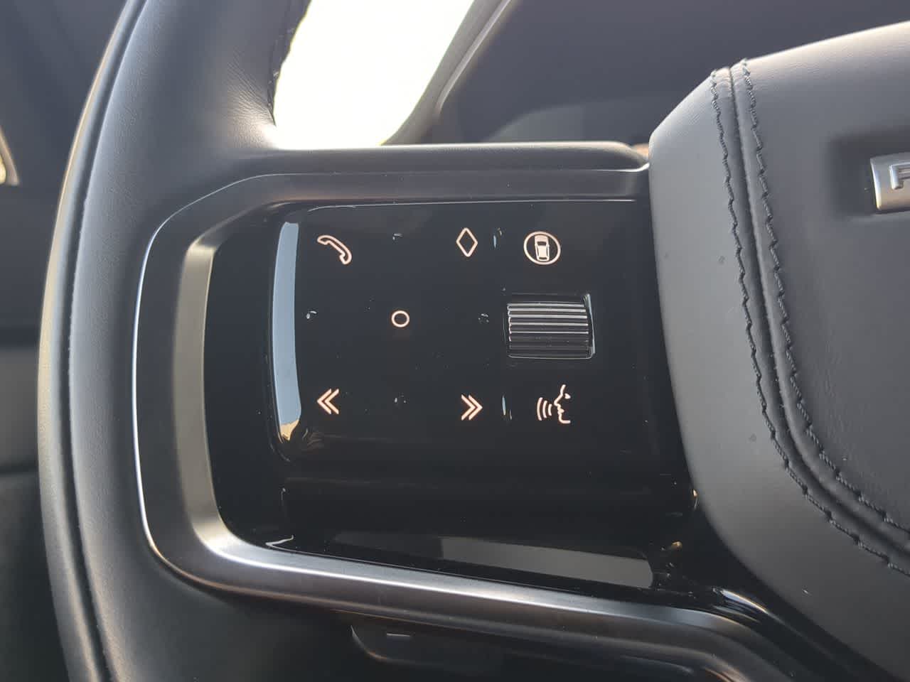 Thumbnail: 2025 Land Rover Range Rover Sport - 24