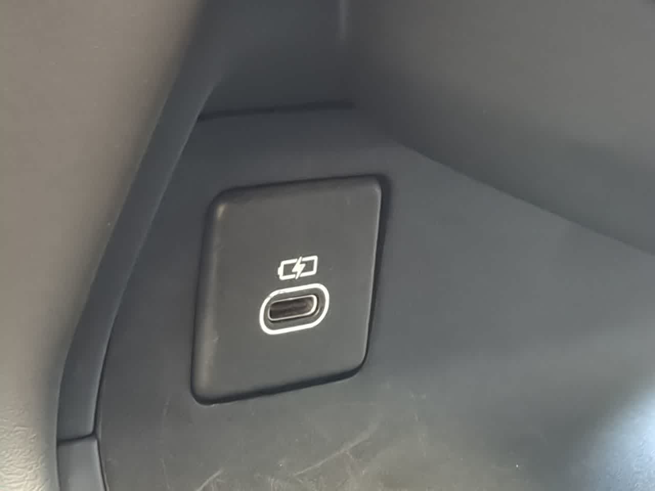 Thumbnail: 2025 Land Rover Range Rover Sport - 34