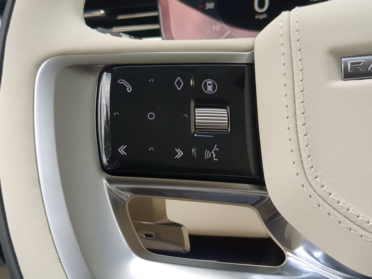 Thumbnail: 2025 Land Rover Range Rover - 24