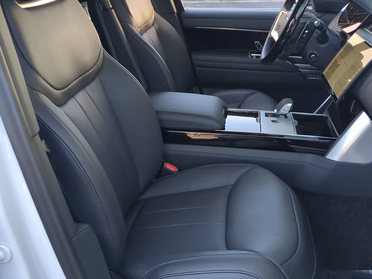 Thumbnail: 2025 Land Rover Range Rover - 23