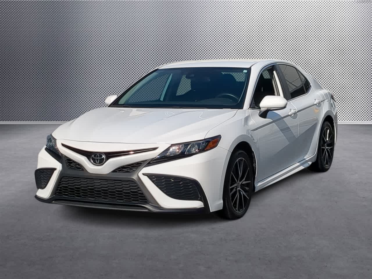 Thumbnail: 2022 Toyota Camry - 4
