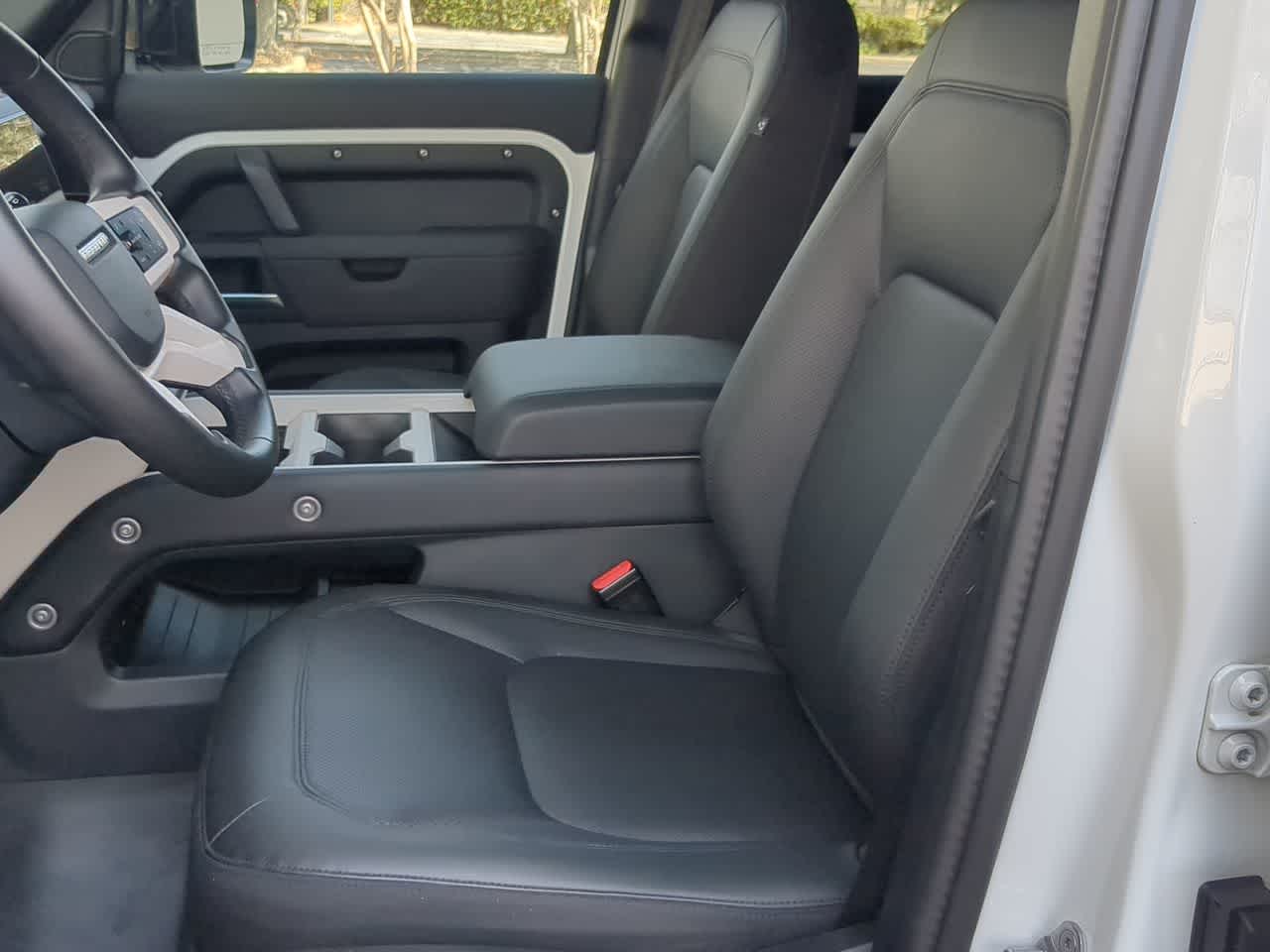 Thumbnail: 2025 Land Rover Defender - 16