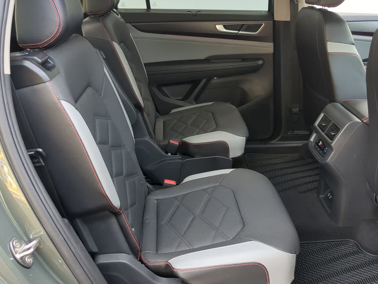 Thumbnail: 2024 Volkswagen Atlas - 20