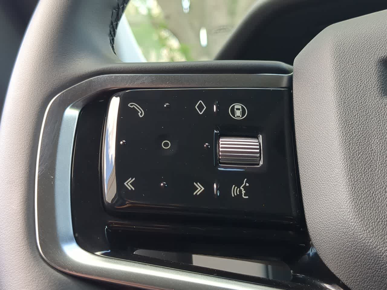 Thumbnail: 2025 Land Rover Discovery Sport - 26