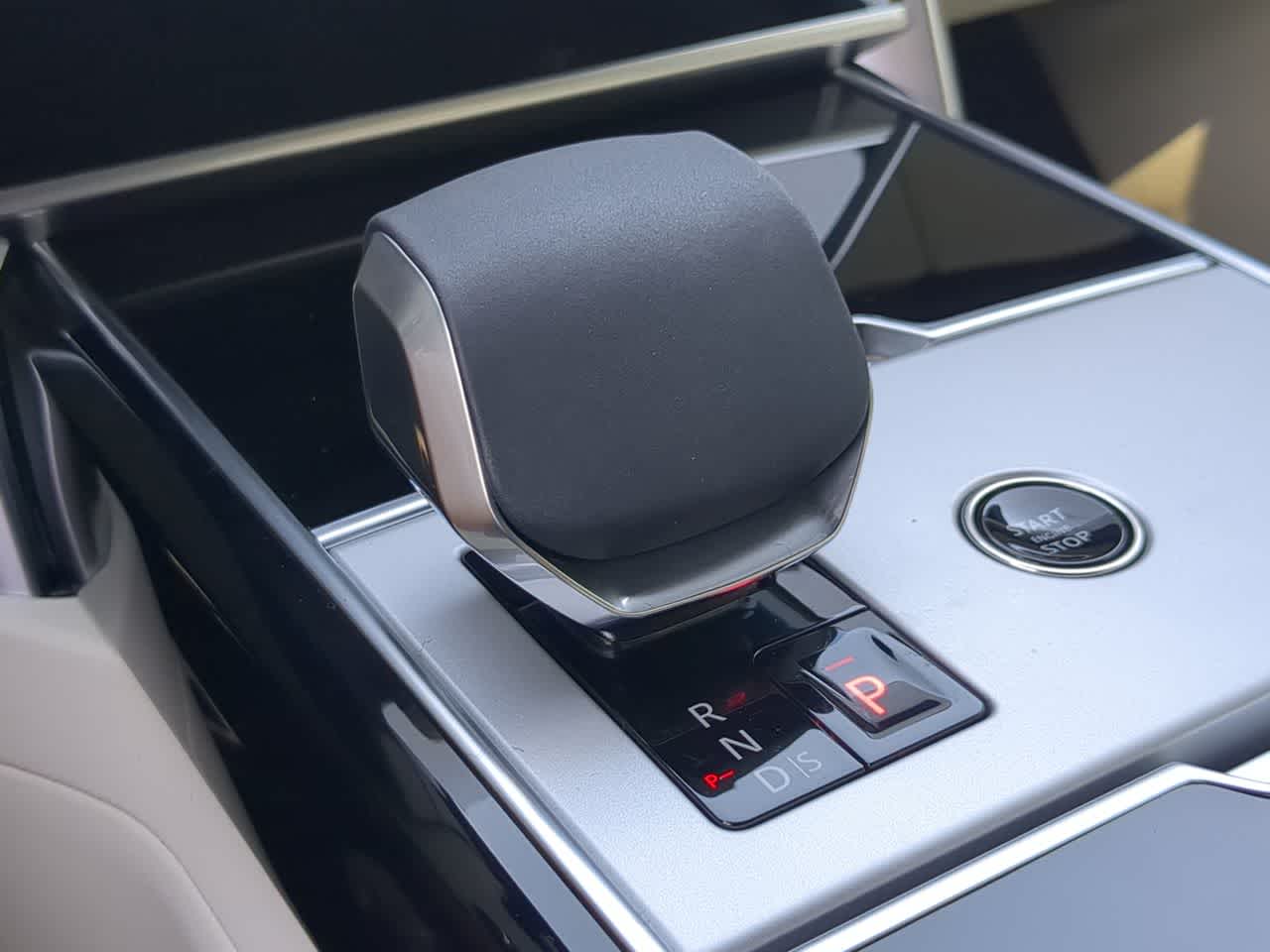 Thumbnail: 2026 Land Rover Range Rover - 34