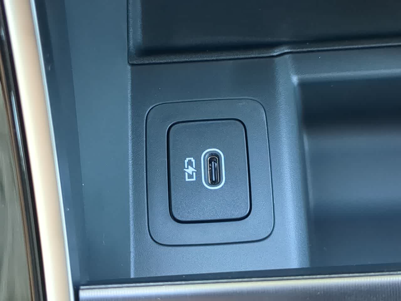 Thumbnail: 2026 Land Rover Range Rover Evoque - 34