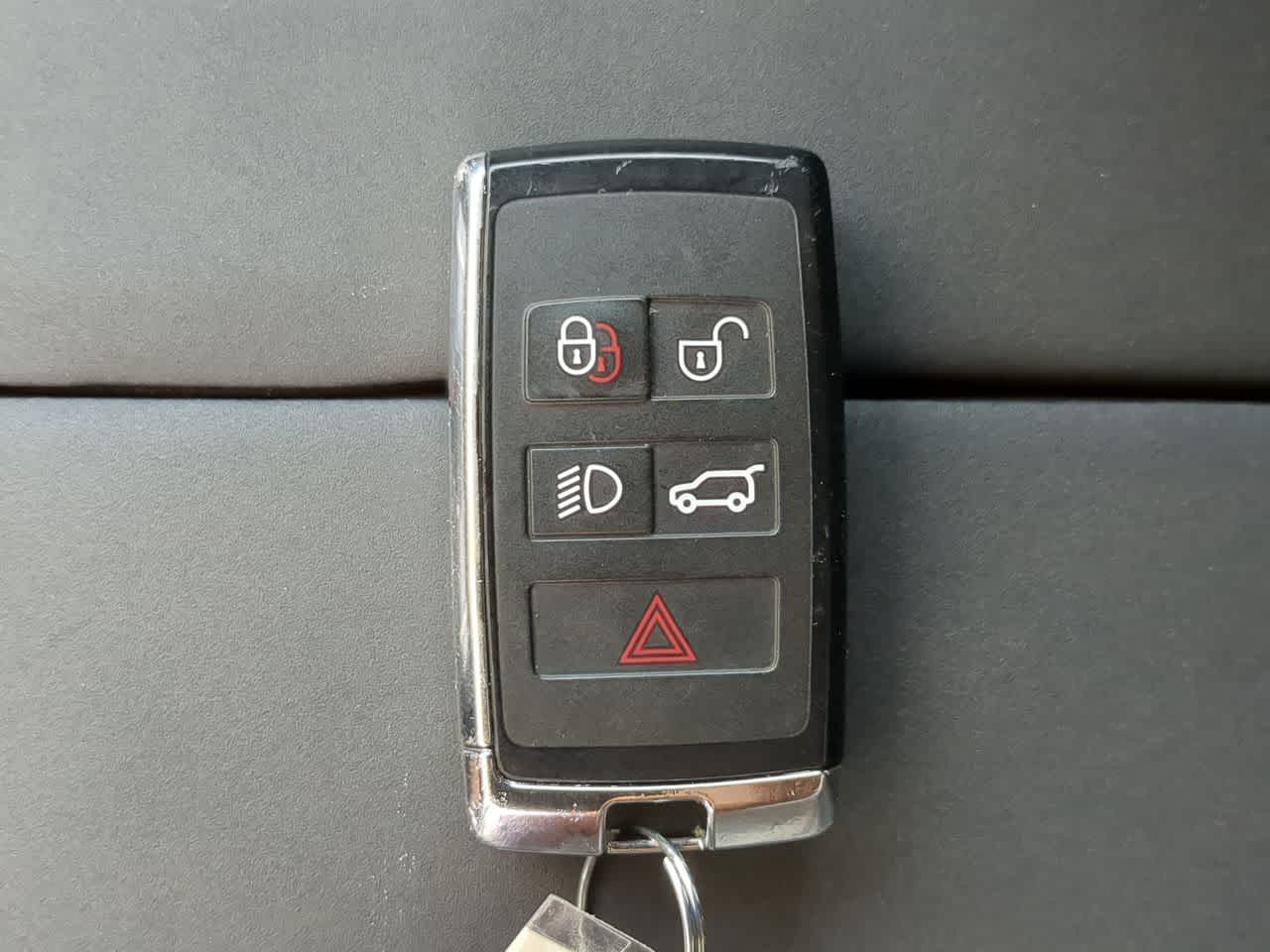 Thumbnail: 2025 Land Rover Range Rover Velar - 35