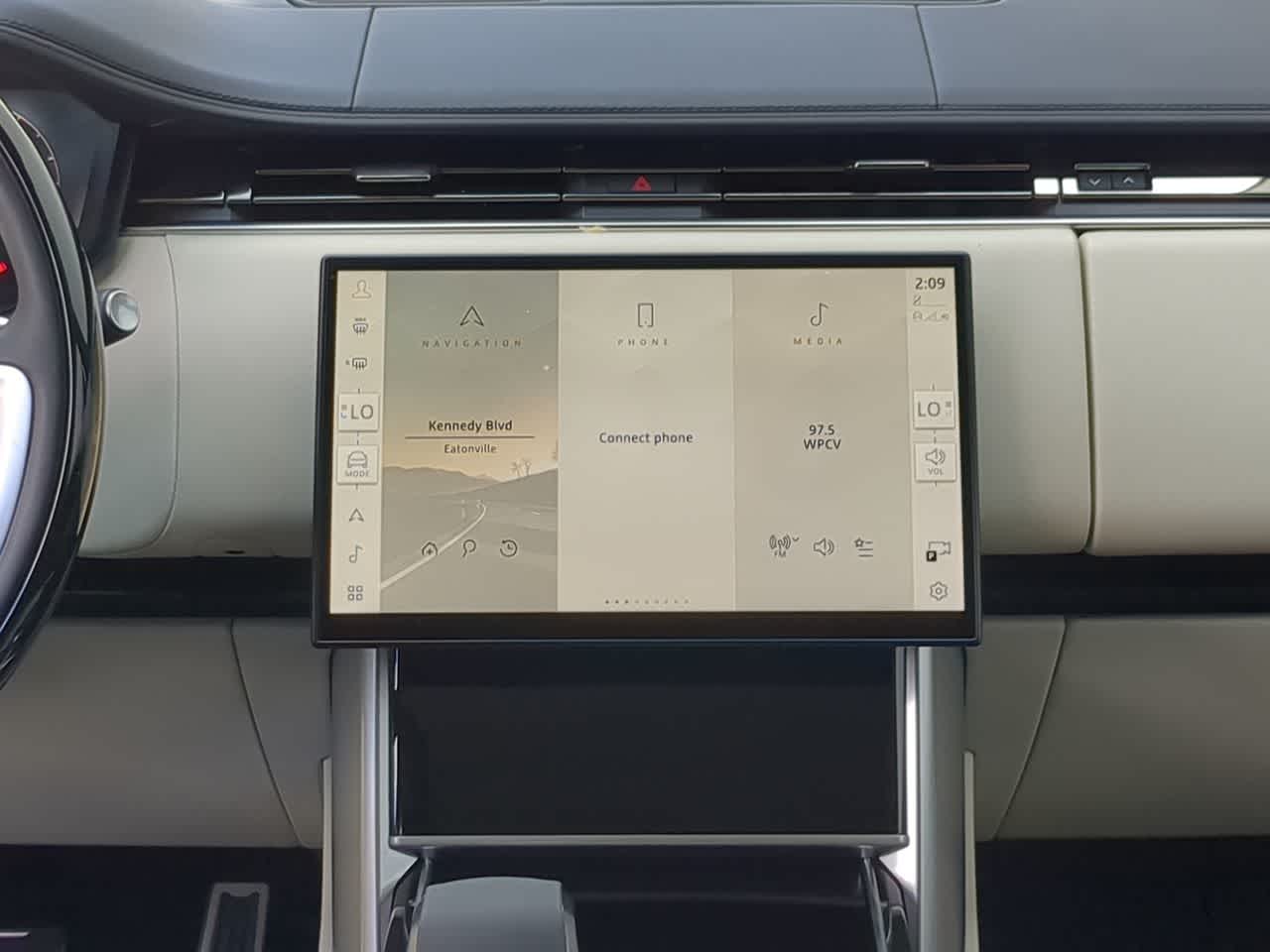 Thumbnail: 2024 Land Rover Range Rover - 36