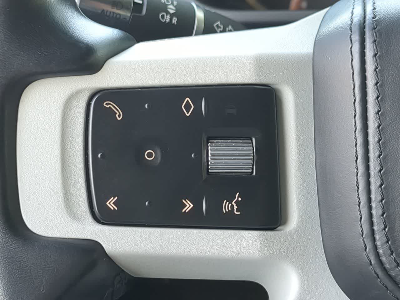 Thumbnail: 2022 Land Rover Defender - 26