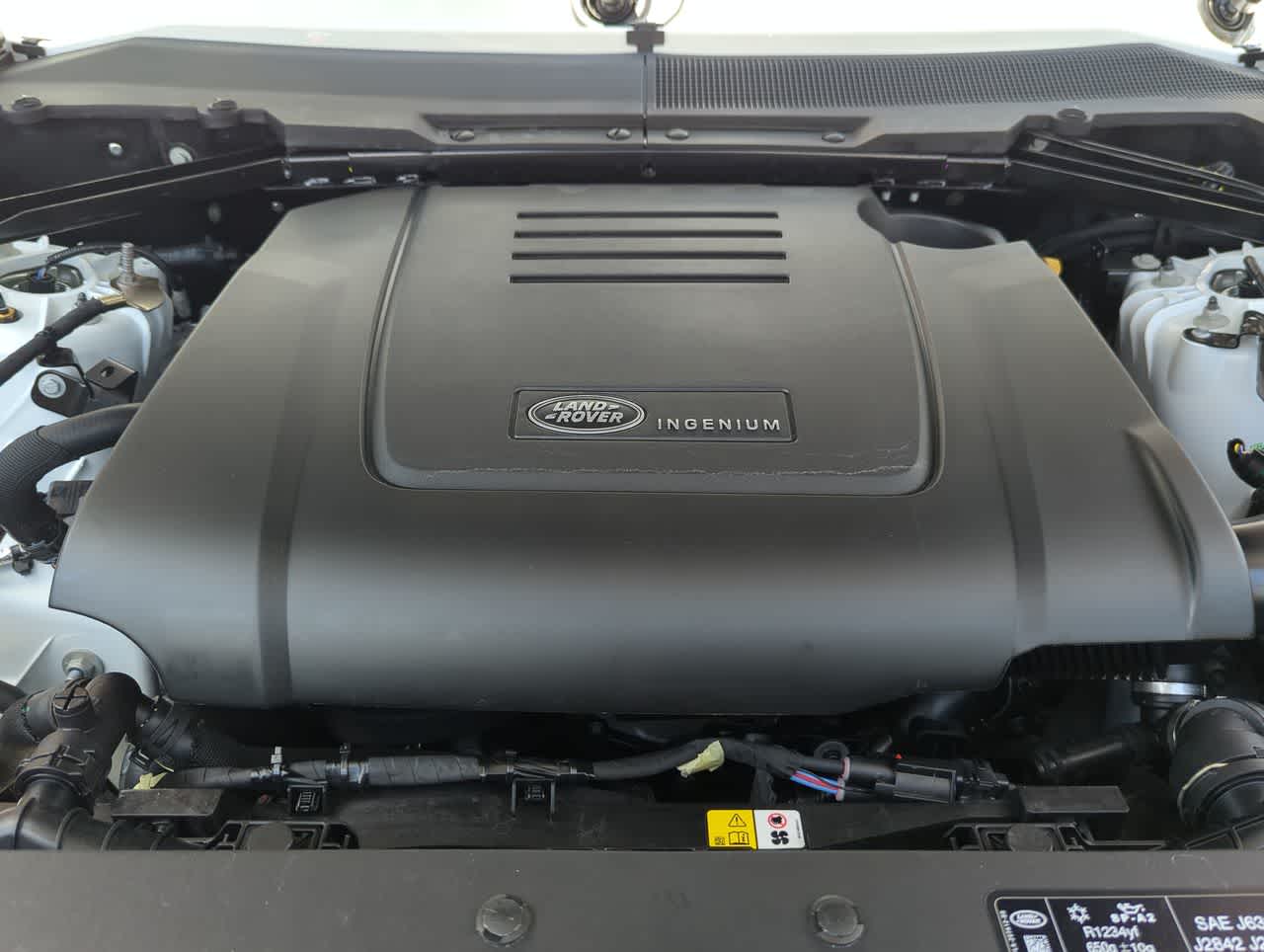 2025 Land Rover Defender 110 15