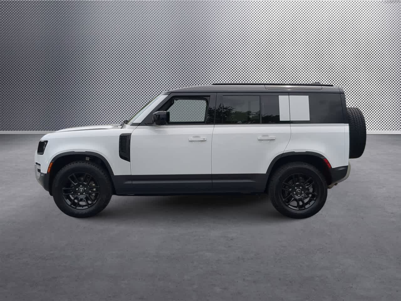 Thumbnail: 2025 Land Rover Defender - 5