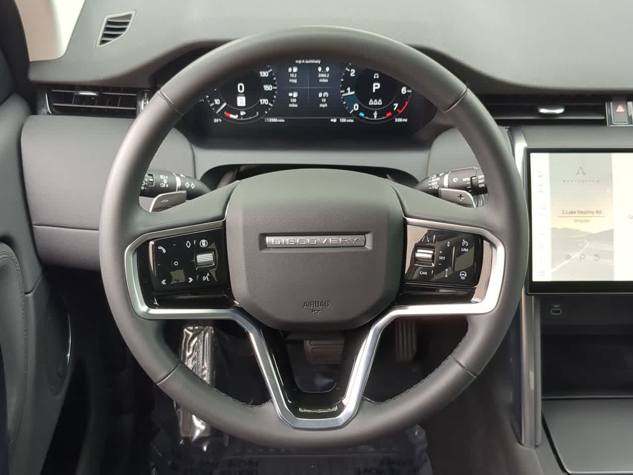 Thumbnail: 2025 Land Rover Discovery Sport - 25