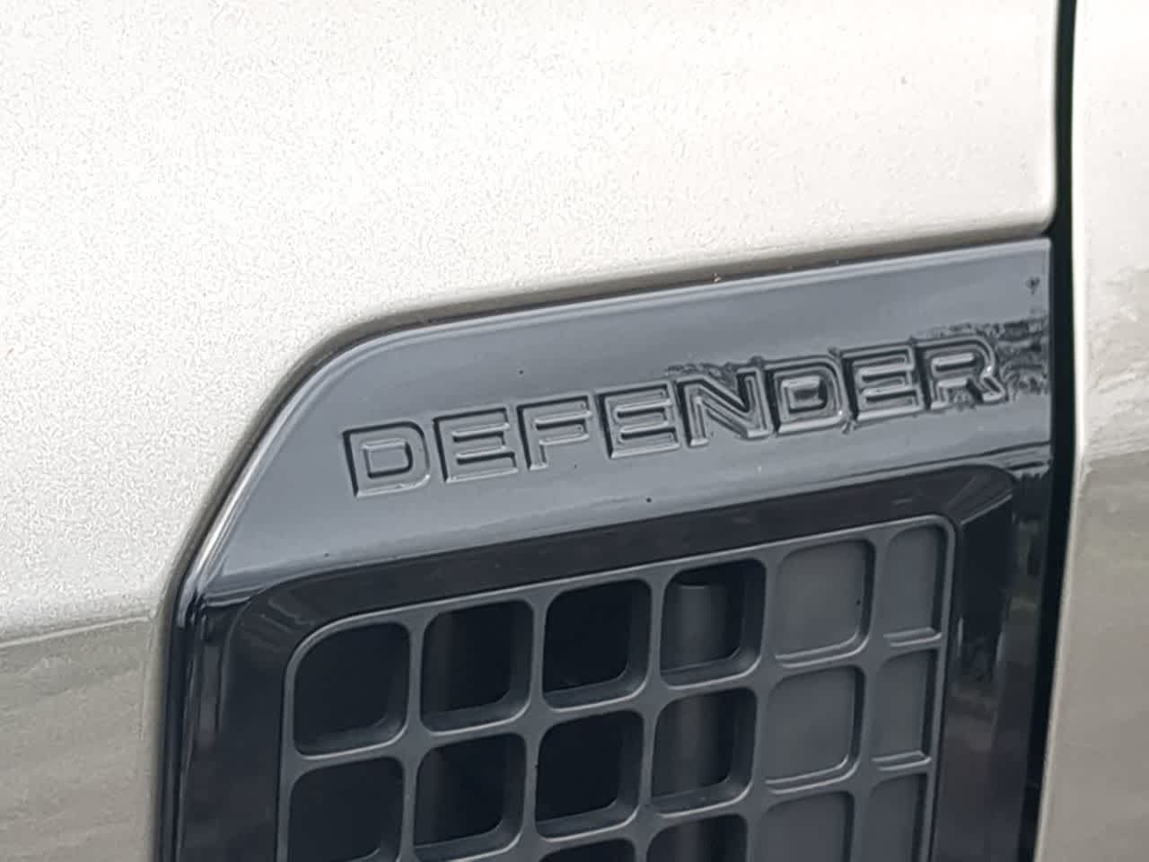 Thumbnail: 2025 Land Rover Defender - 13
