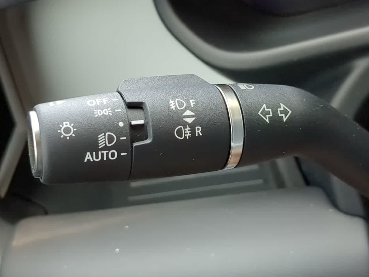 Thumbnail: 2025 Land Rover Defender - 29