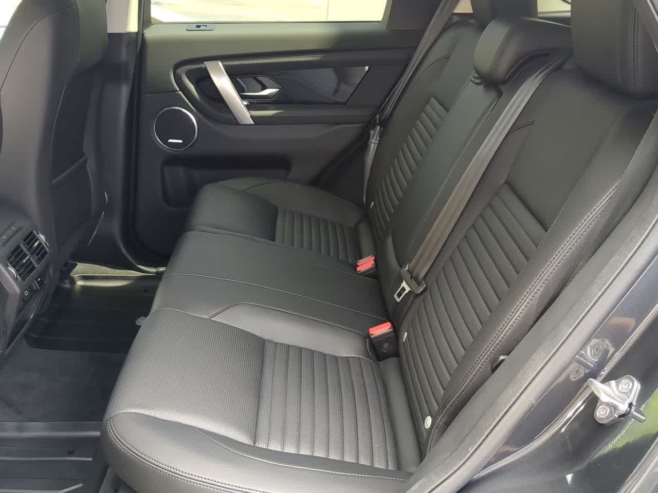 Thumbnail: 2025 Land Rover Discovery Sport - 21