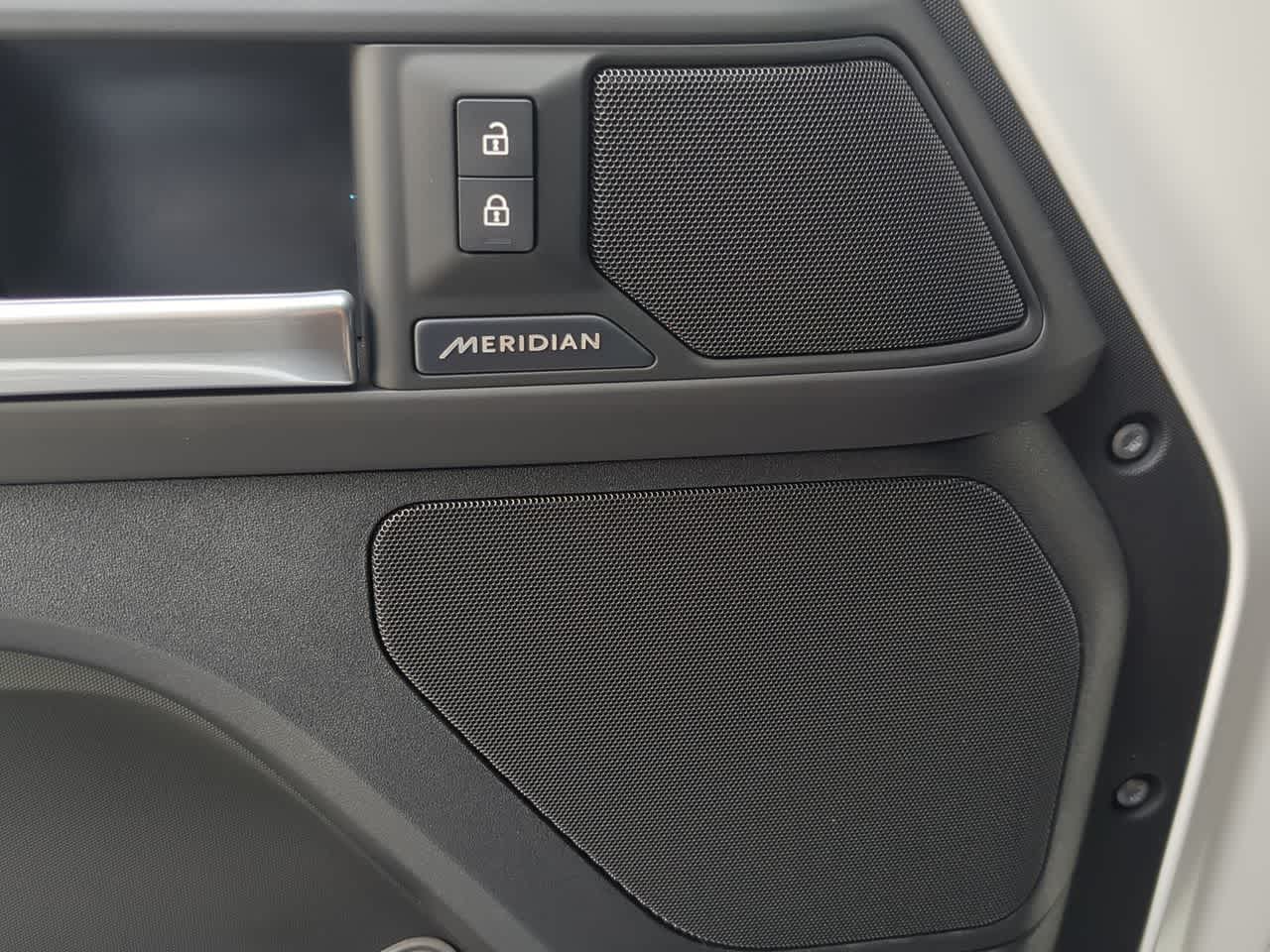 Thumbnail: 2026 Land Rover Defender - 32