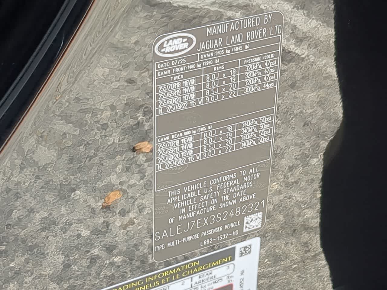 Thumbnail: 2025 Land Rover Defender - 40