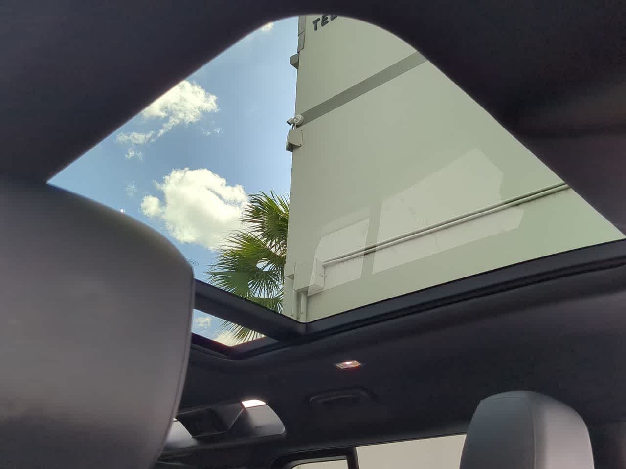 Thumbnail: 2025 Land Rover Defender - 19