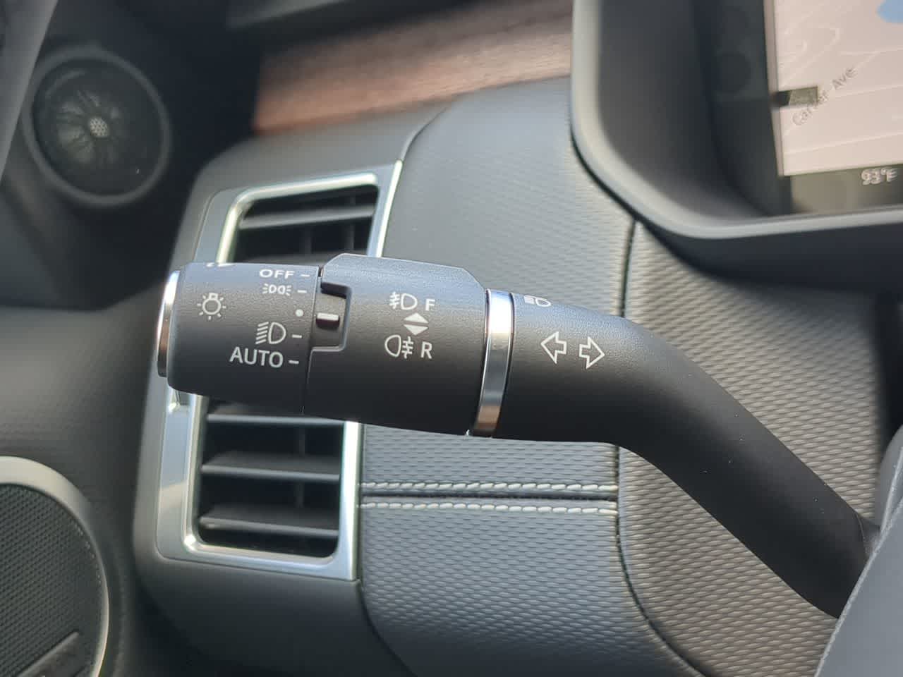 Thumbnail: 2025 Land Rover Discovery - 29