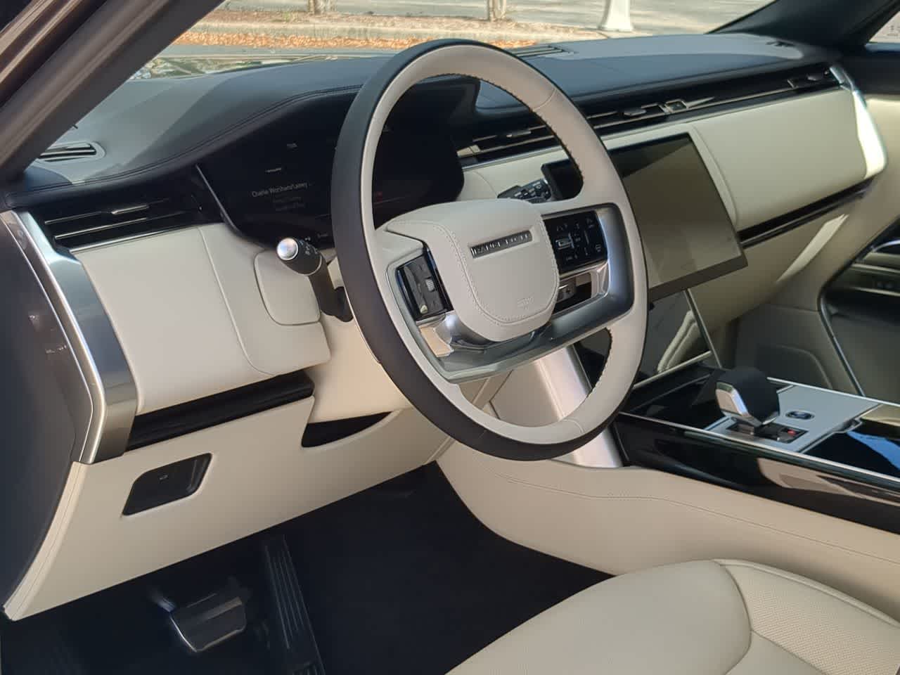 Thumbnail: 2026 Land Rover Range Rover - 10