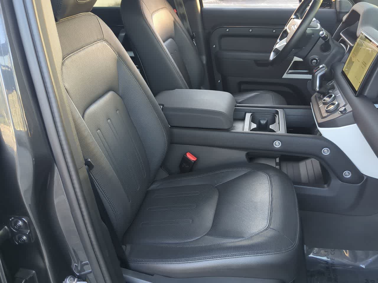 Thumbnail: 2022 Land Rover Defender - 24