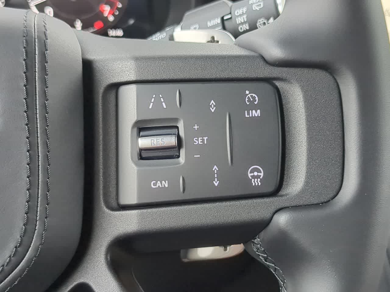 Thumbnail: 2025 Land Rover Defender - 27