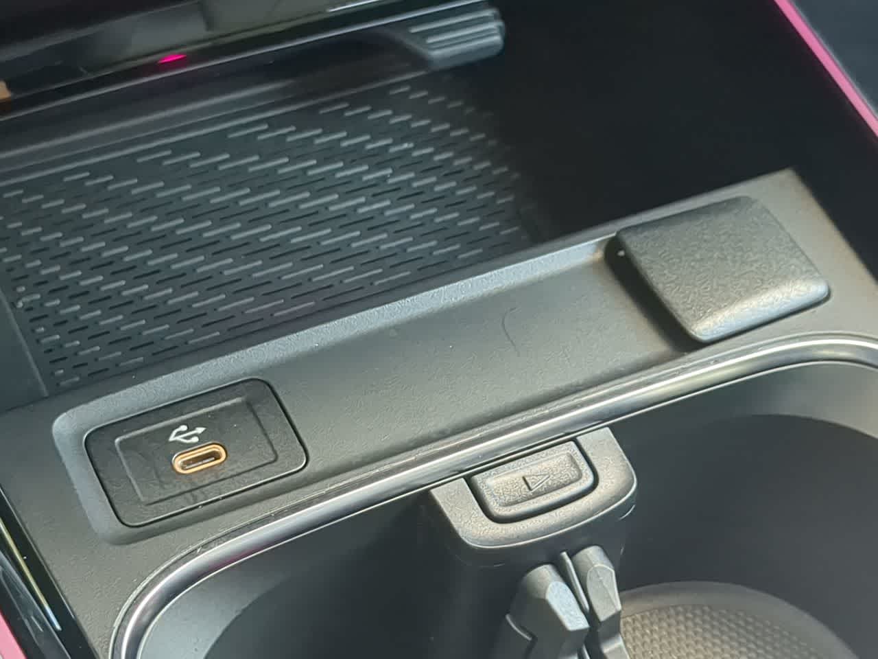 Thumbnail: 2024 Mercedes-Benz GLB - 31