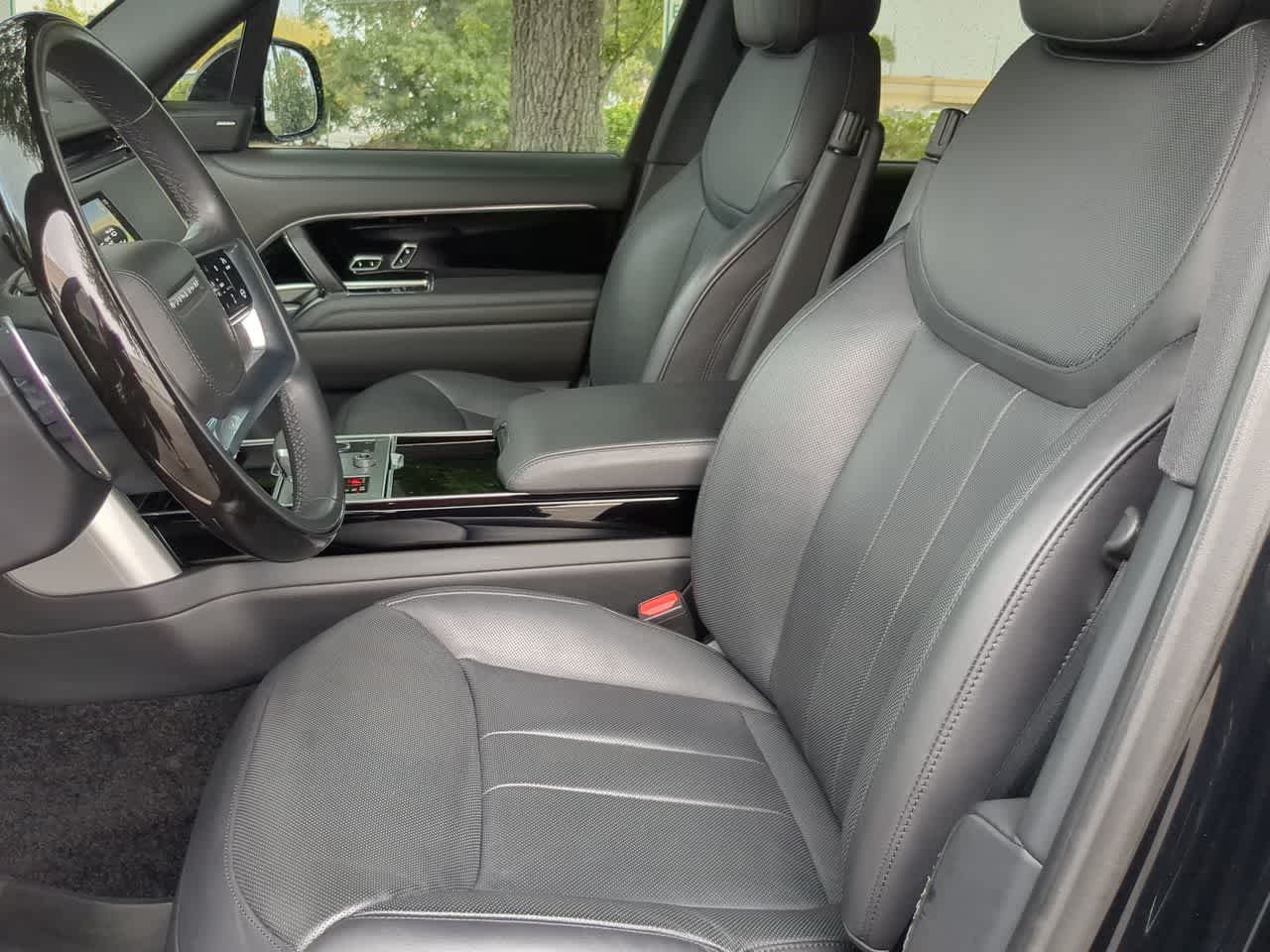 Thumbnail: 2023 Land Rover Range Rover - 15