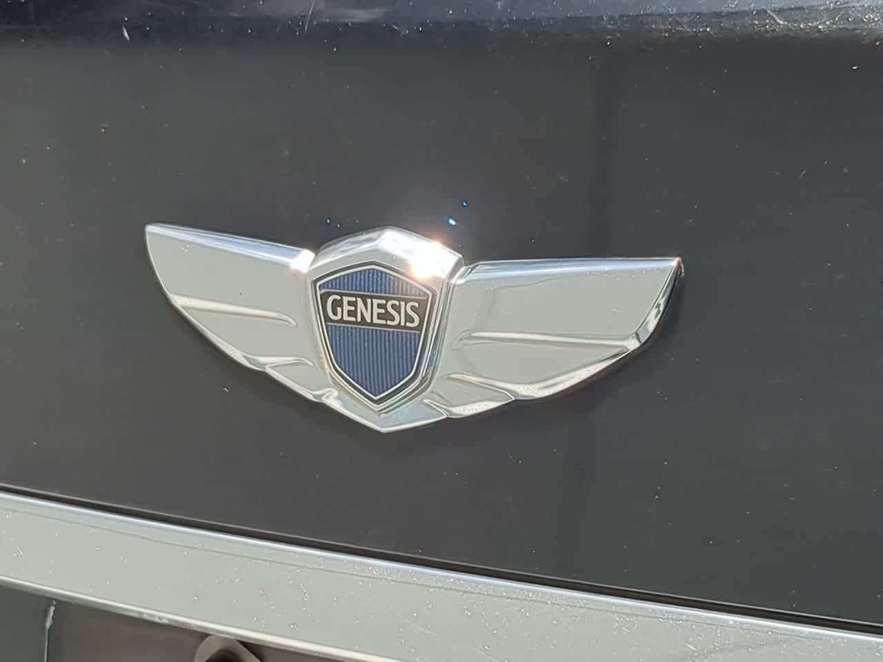 Thumbnail: 2010 Hyundai Genesis - 12