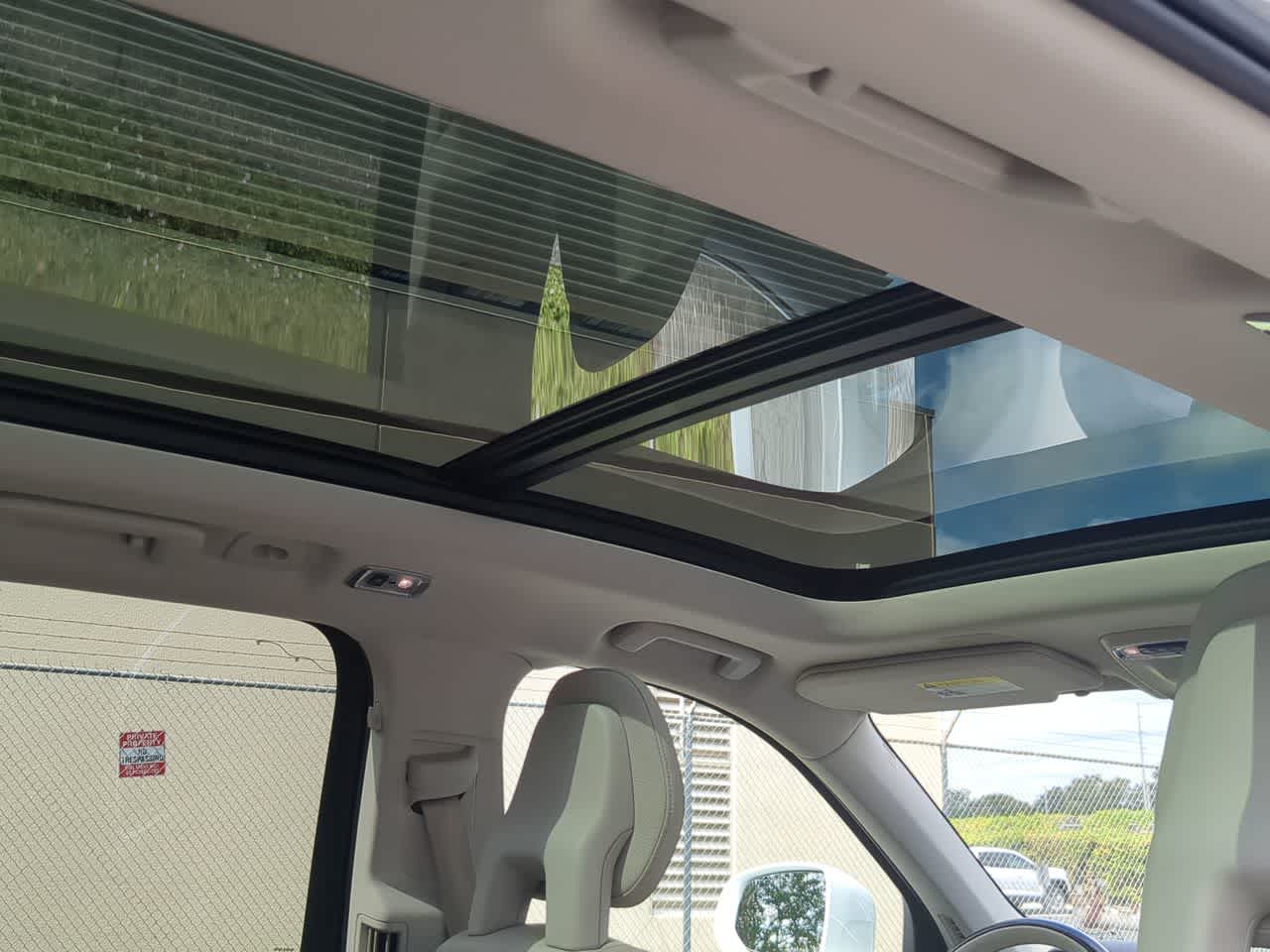 Thumbnail: 2020 Volvo XC90 - 23