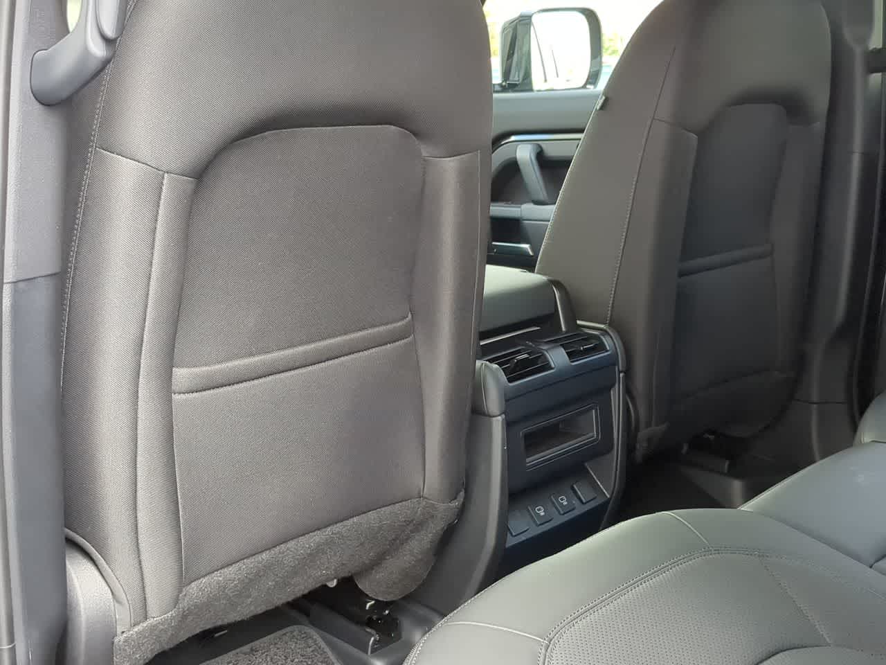 Thumbnail: 2025 Land Rover Defender - 18