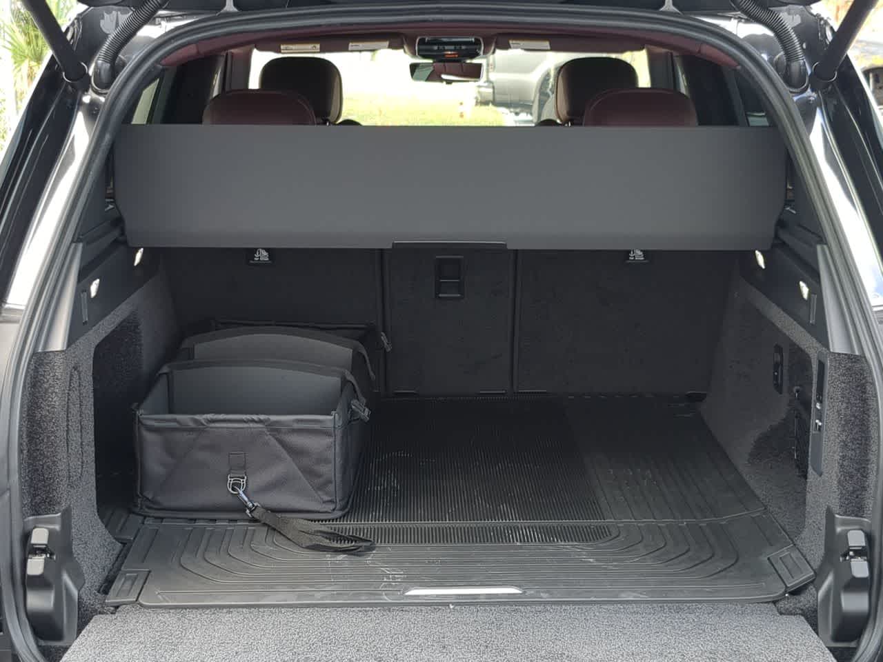 Thumbnail: 2025 Land Rover Range Rover - 36