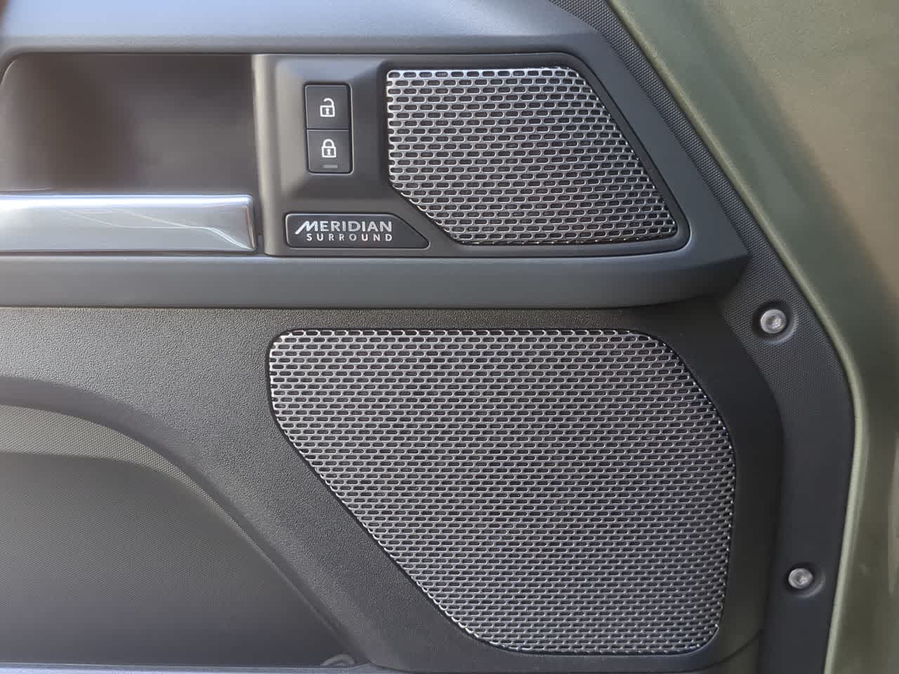 Thumbnail: 2024 Land Rover Defender - 31