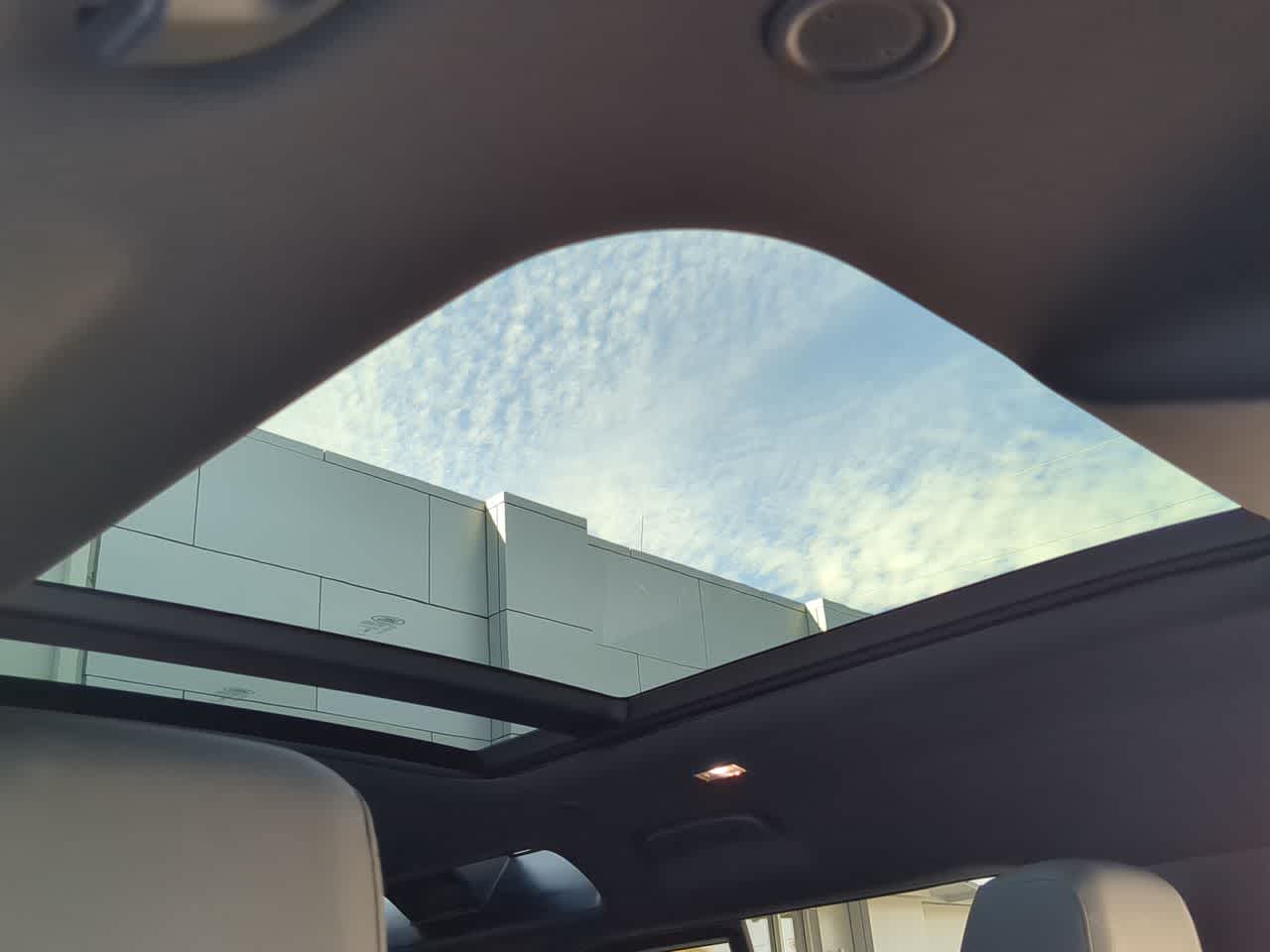 Thumbnail: 2025 Land Rover Defender - 20