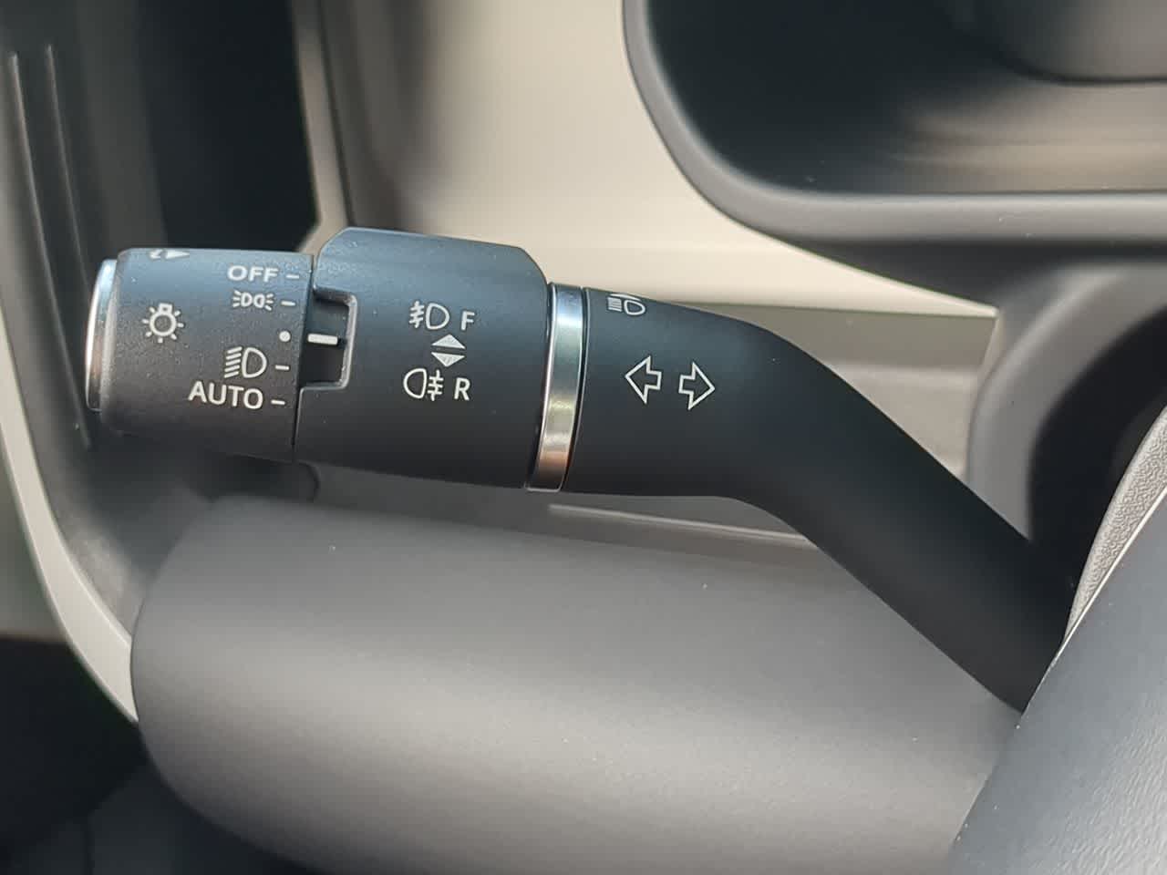 Thumbnail: 2025 Land Rover Defender - 29