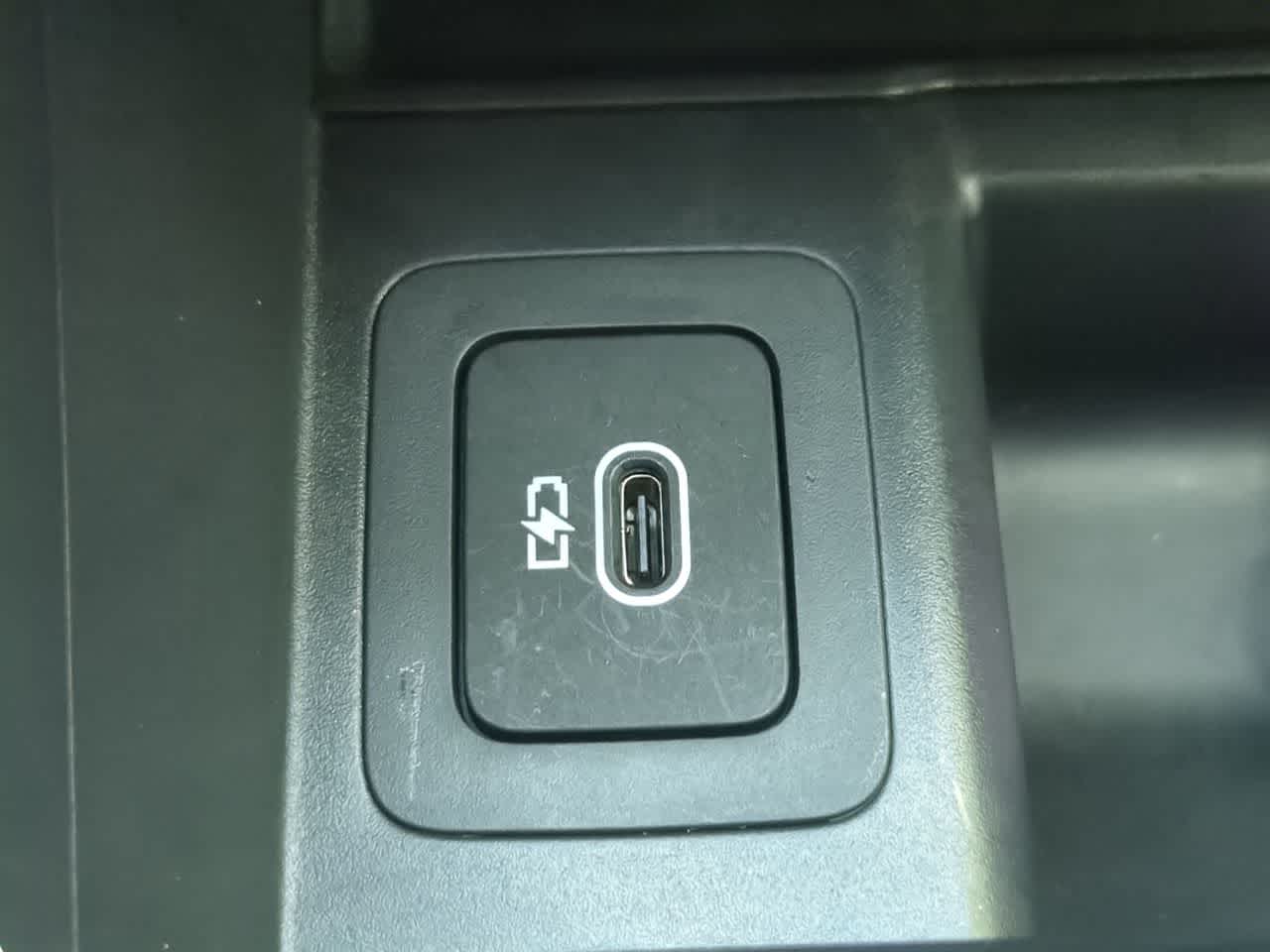 Thumbnail: 2024 Land Rover Range Rover Evoque - 33