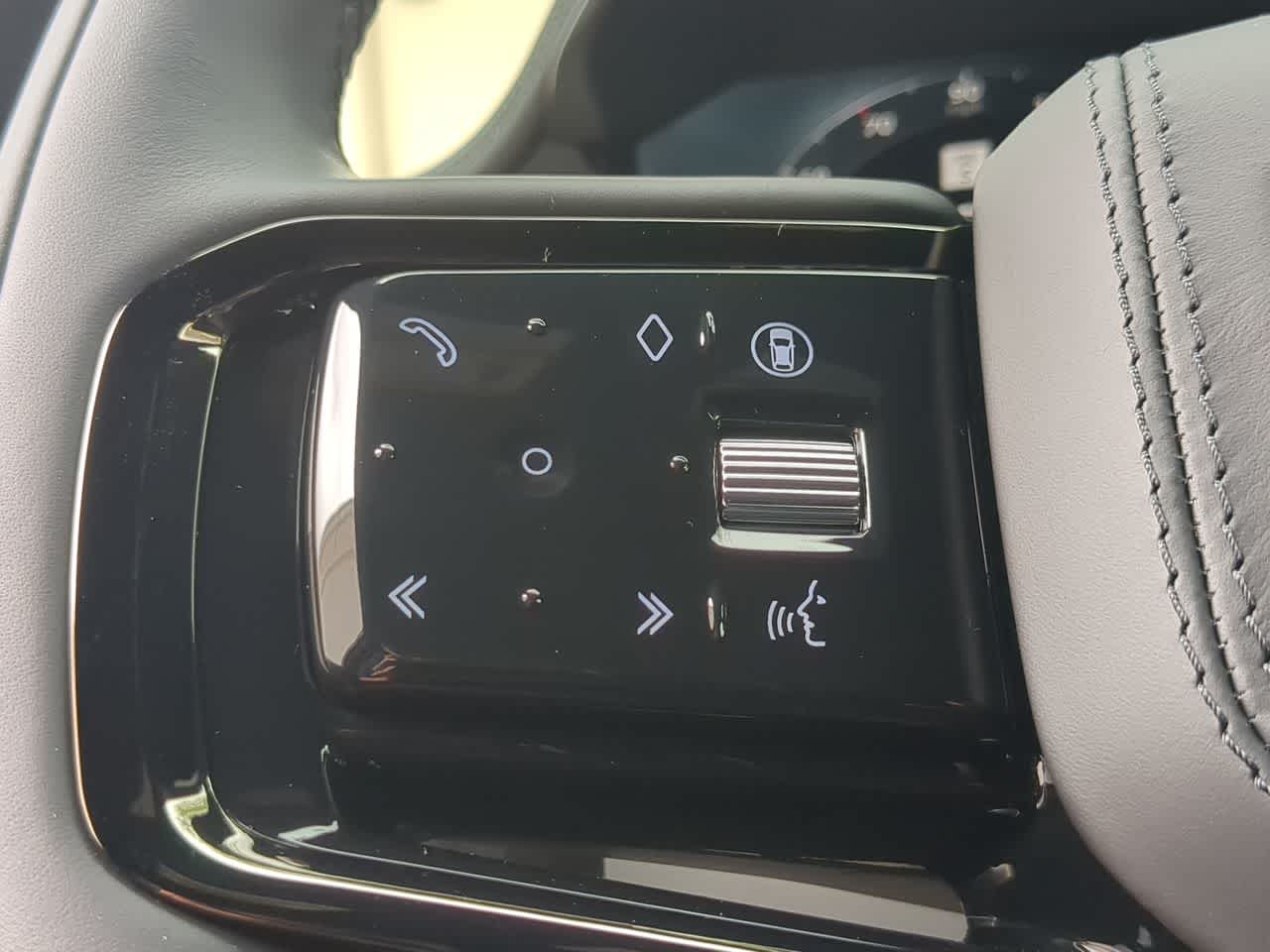 Thumbnail: 2026 Land Rover Range Rover Sport - 26