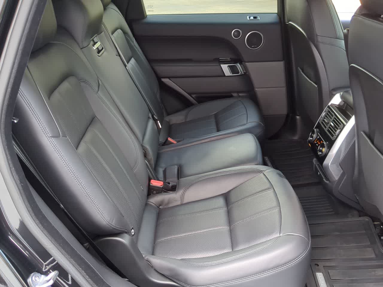 Thumbnail: 2022 Land Rover Range Rover Sport - 21