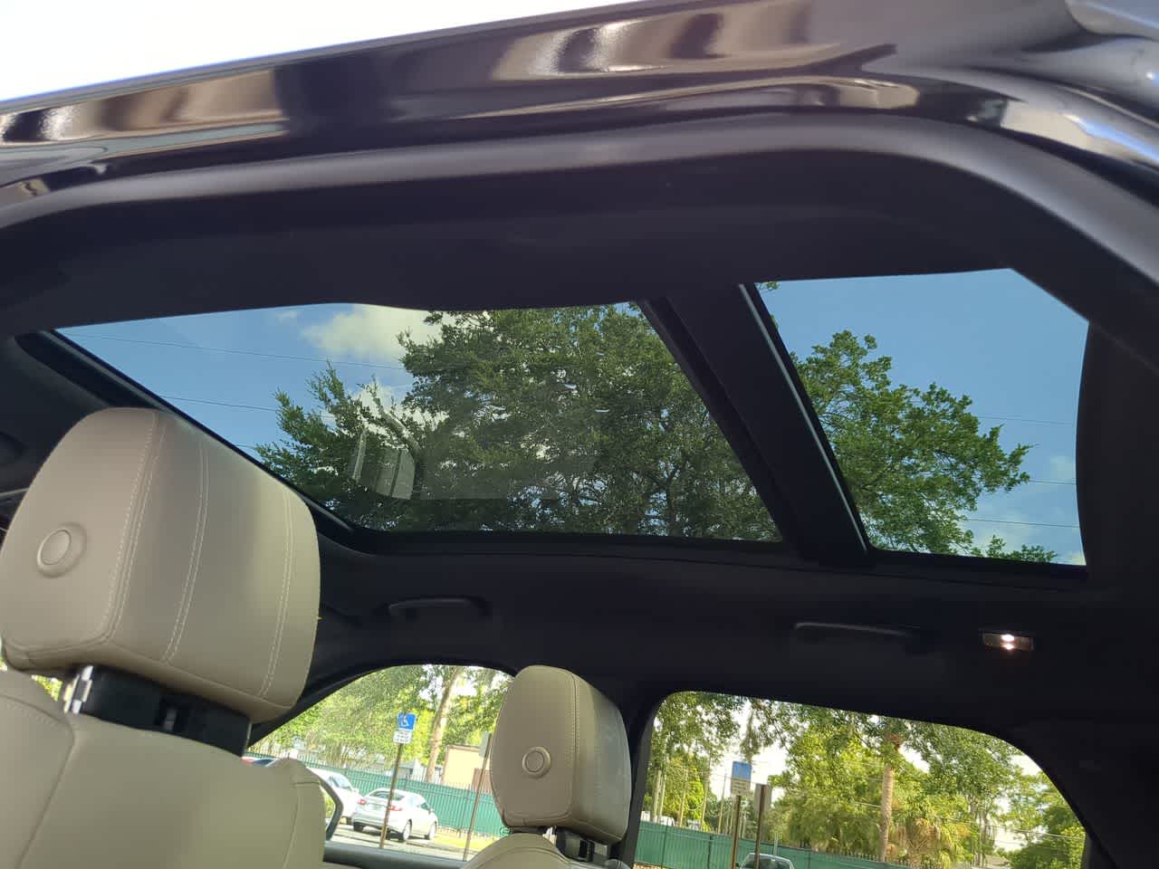 Thumbnail: 2020 Land Rover Range Rover Velar - 22