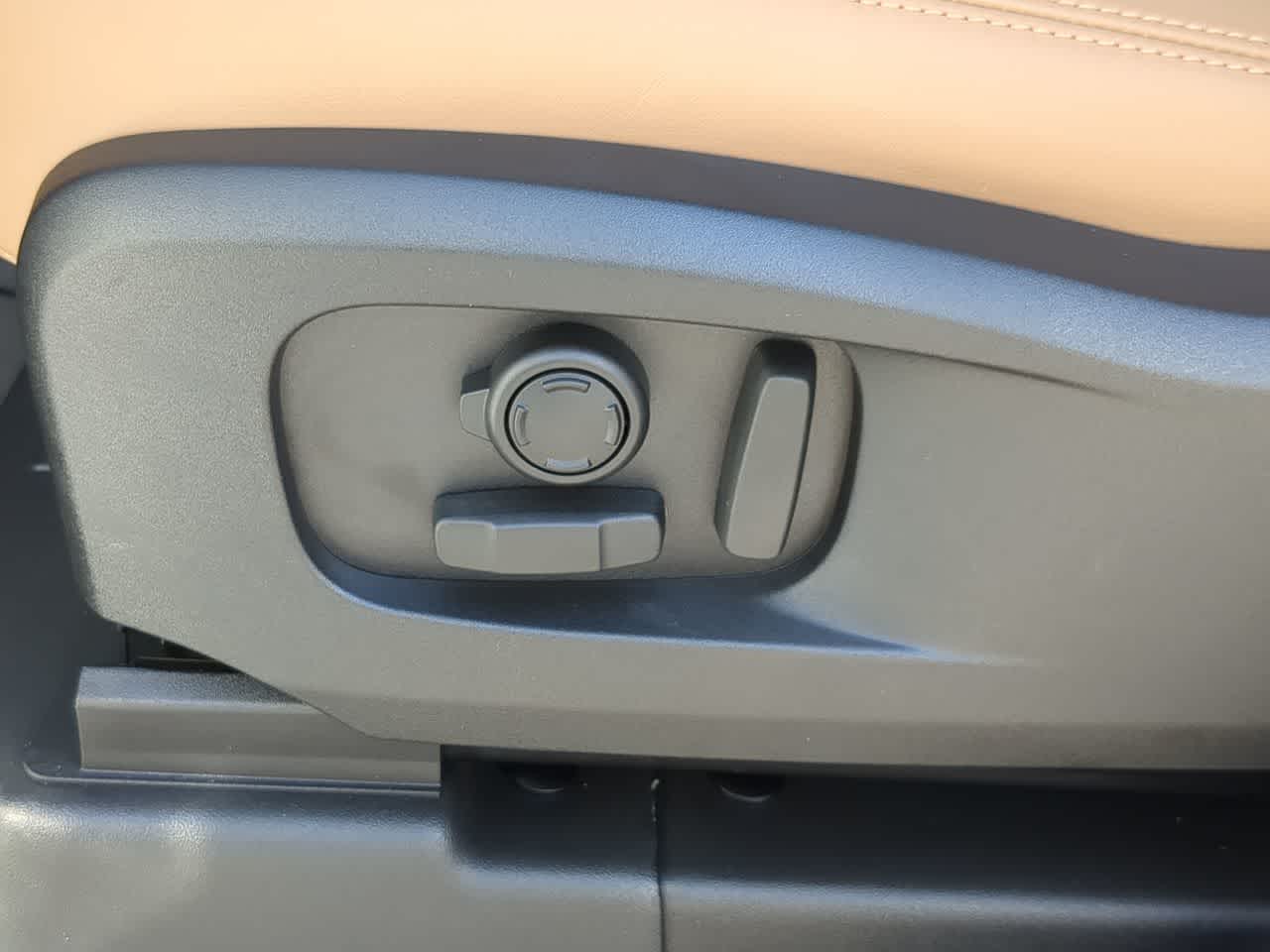 Thumbnail: 2026 Land Rover Defender - 18