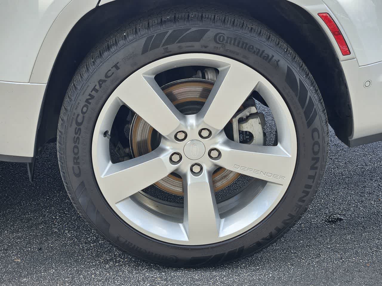 Thumbnail: 2023 Land Rover Defender - 14