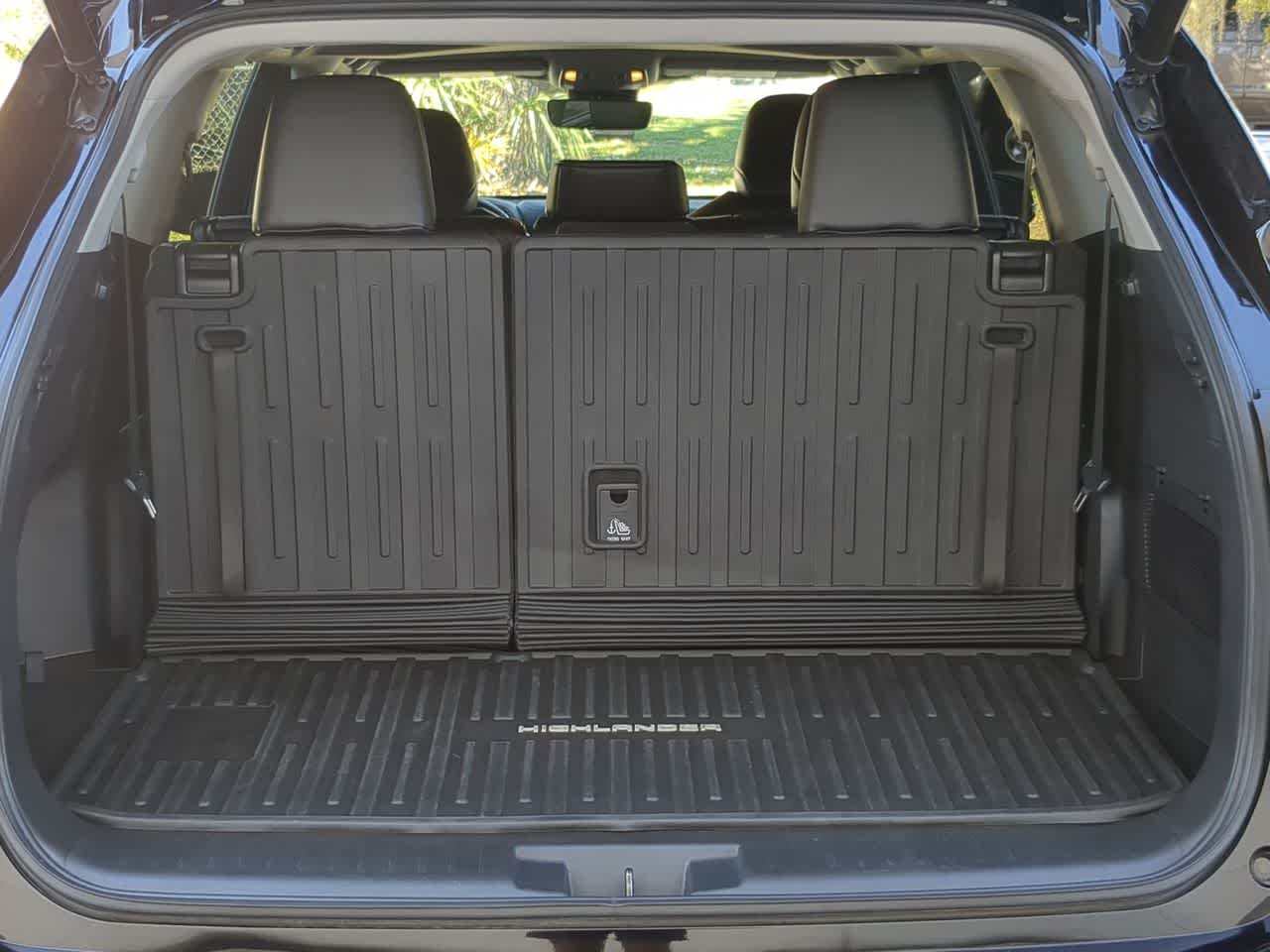 Thumbnail: 2022 Toyota Highlander - 37