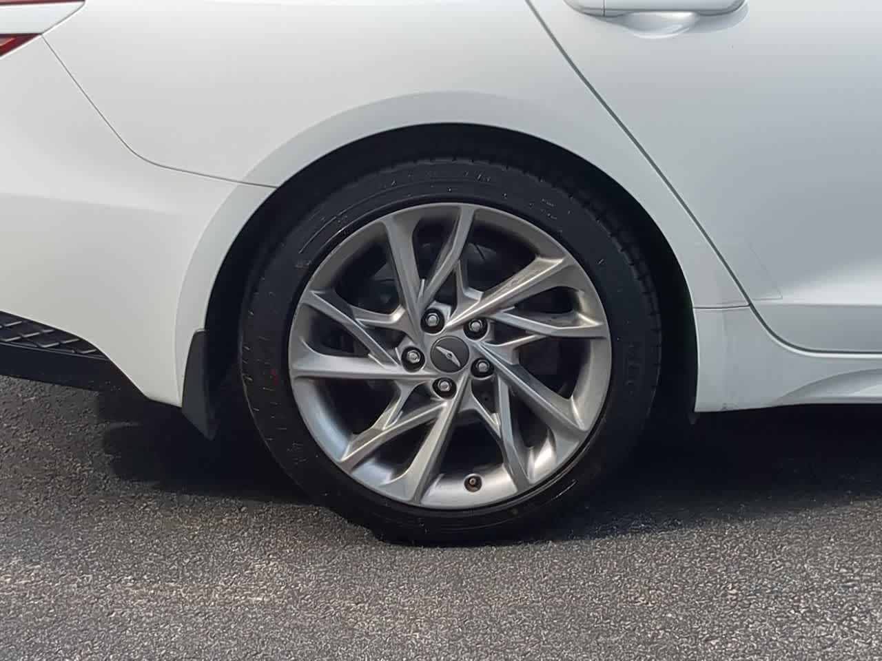 Thumbnail: 2022 Genesis G70 - 13